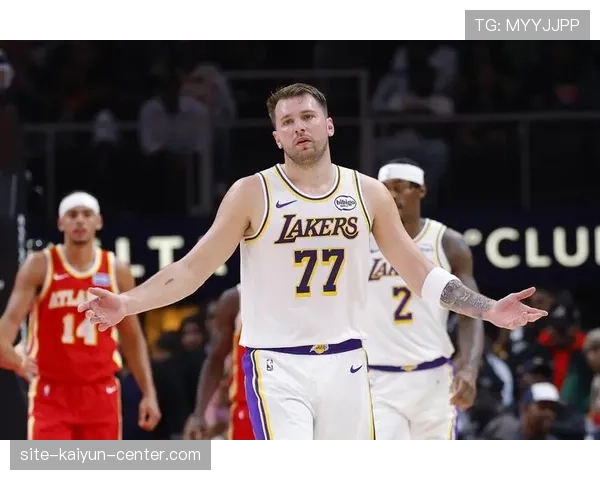 安东尼·戴维斯加强挡拆滚动，较上季内线效率提升