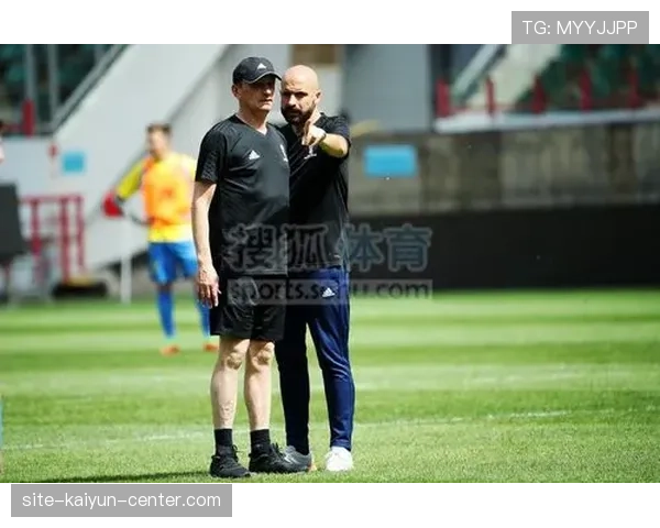 犯规判定：裁判依据接触、意图与优势判罚